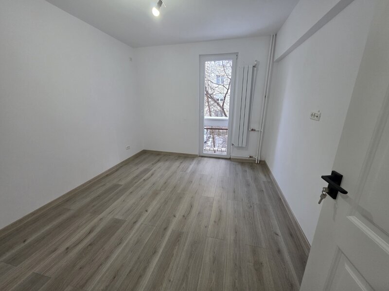 Titan, Aleea Barajul Cucuteni, apartament 3 camere